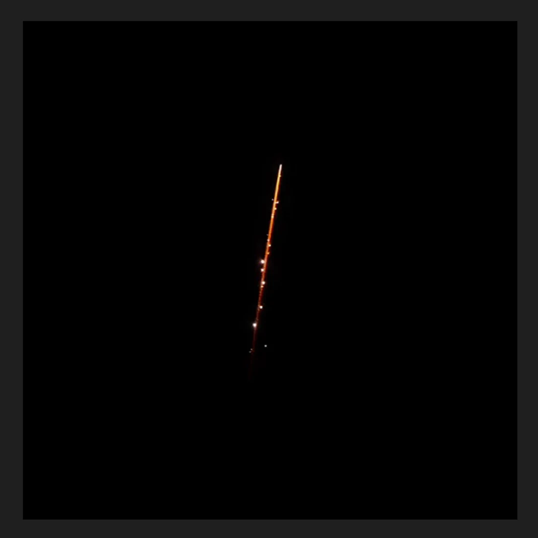 Римская свеча 1,2"  *8 зар. Crackling tail